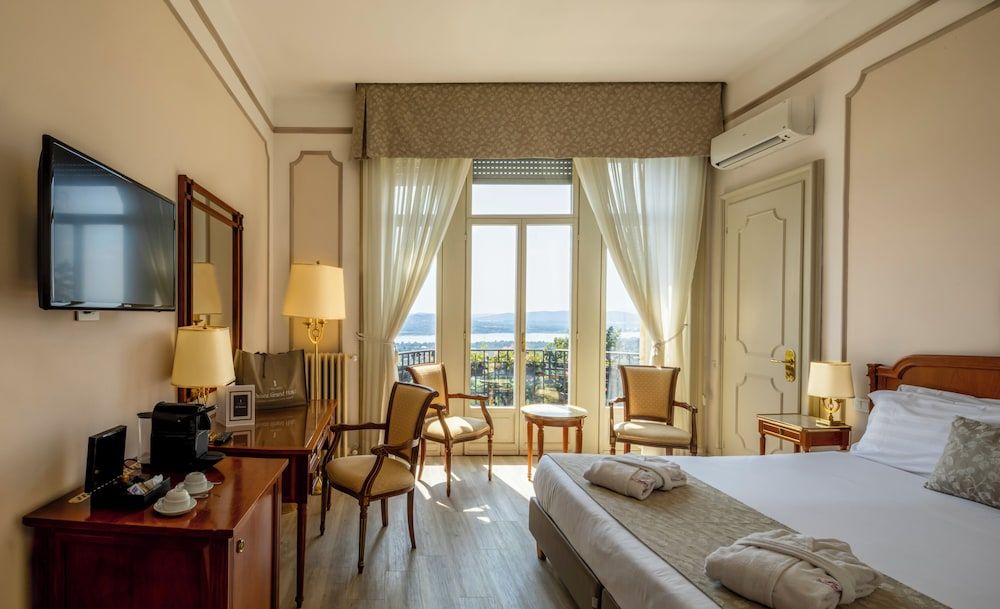 Palace Grand Hotel Varese Standard Double Room, Lake View 15