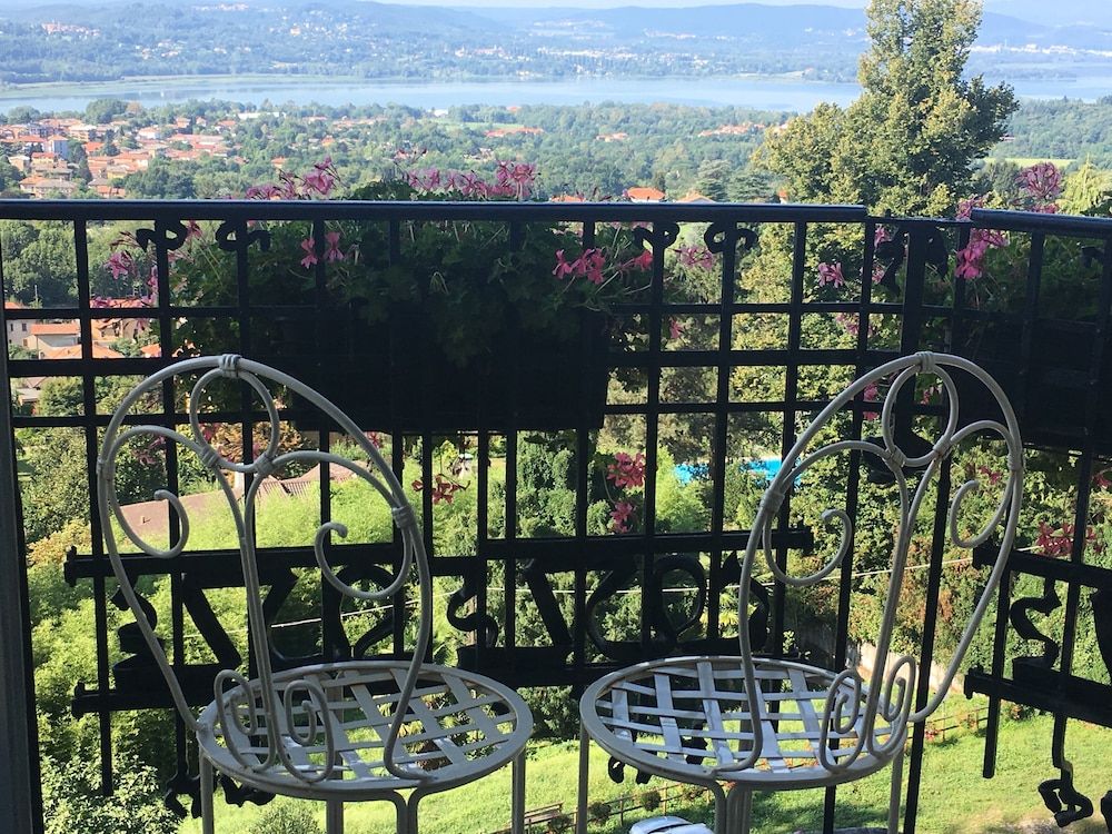 Palace Grand Hotel Varese Standard Double Room, Lake View 7
