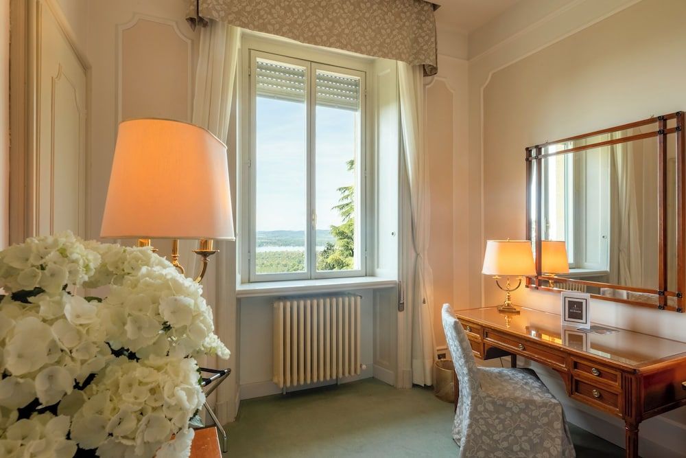Palace Grand Hotel Varese Standard Double Room, Lake View 16