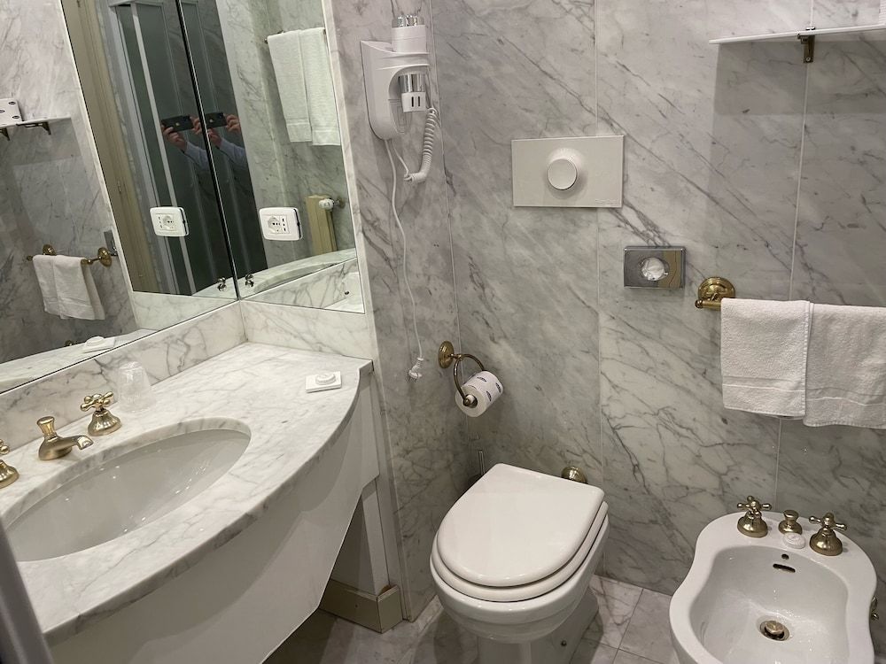 Palace Grand Hotel Varese Standard Single Room 6