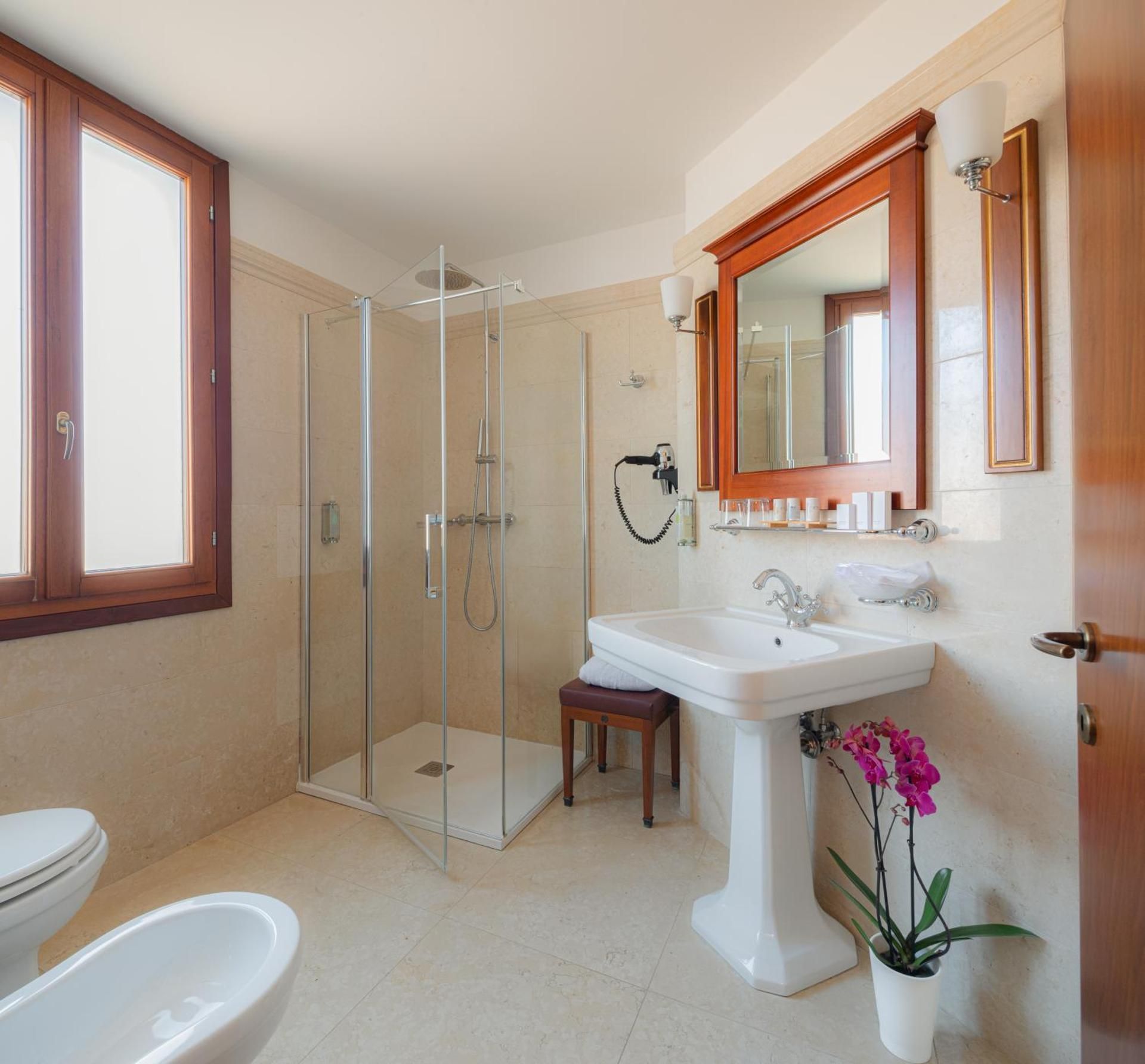 Junior Suite with Canal View