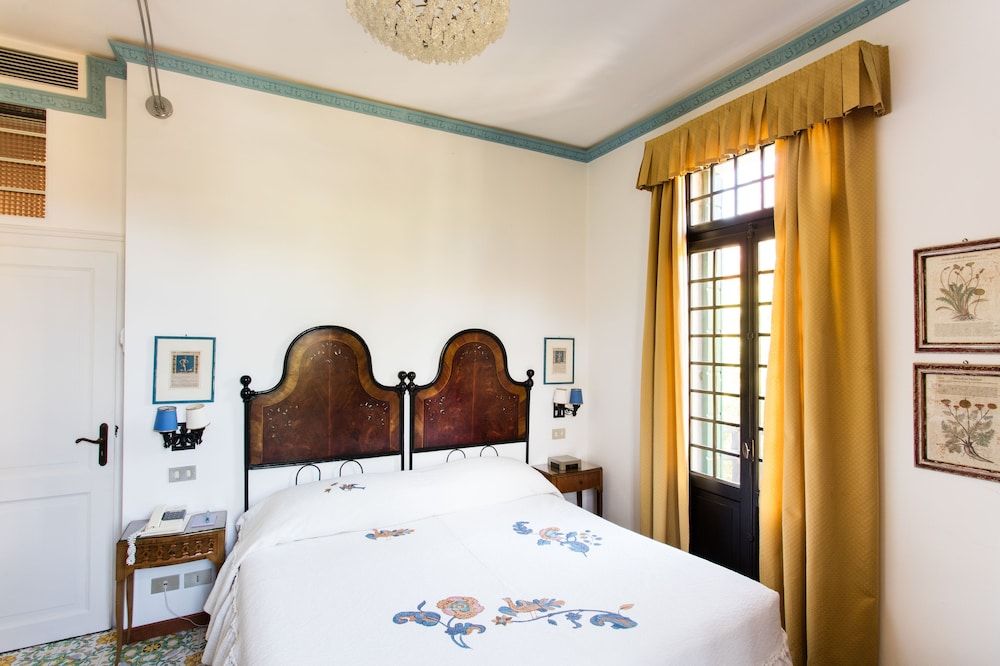 Albergo Quattro Fontane - Residenza d'Epoca Standard Double or Twin Room