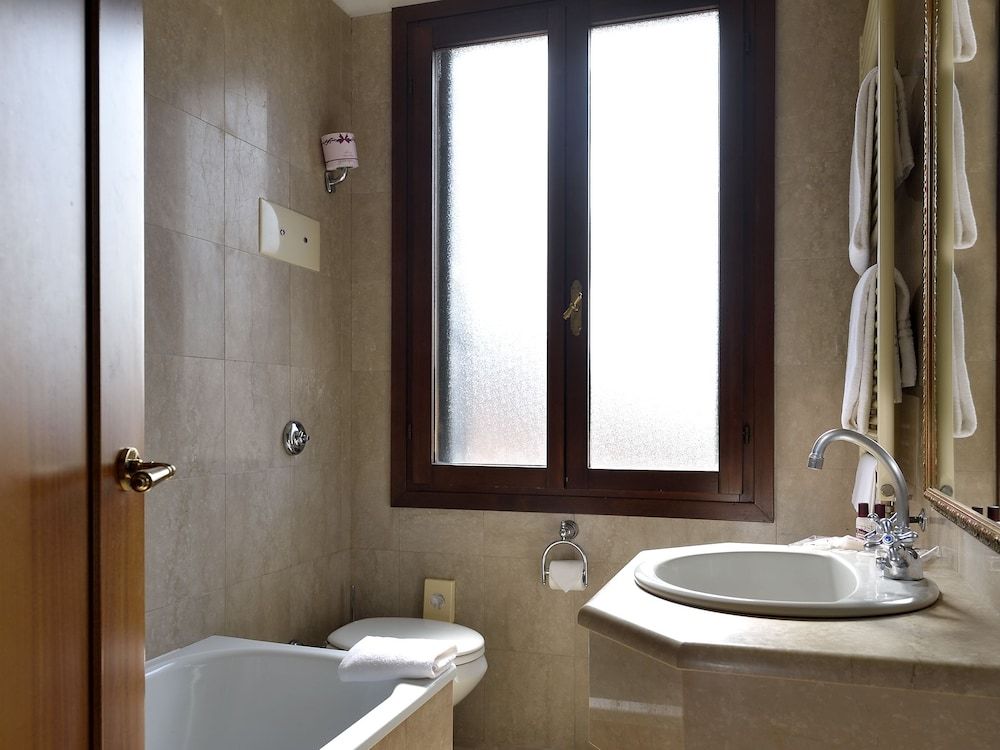 Amadeus Hotel Classic Double or Twin Room 10