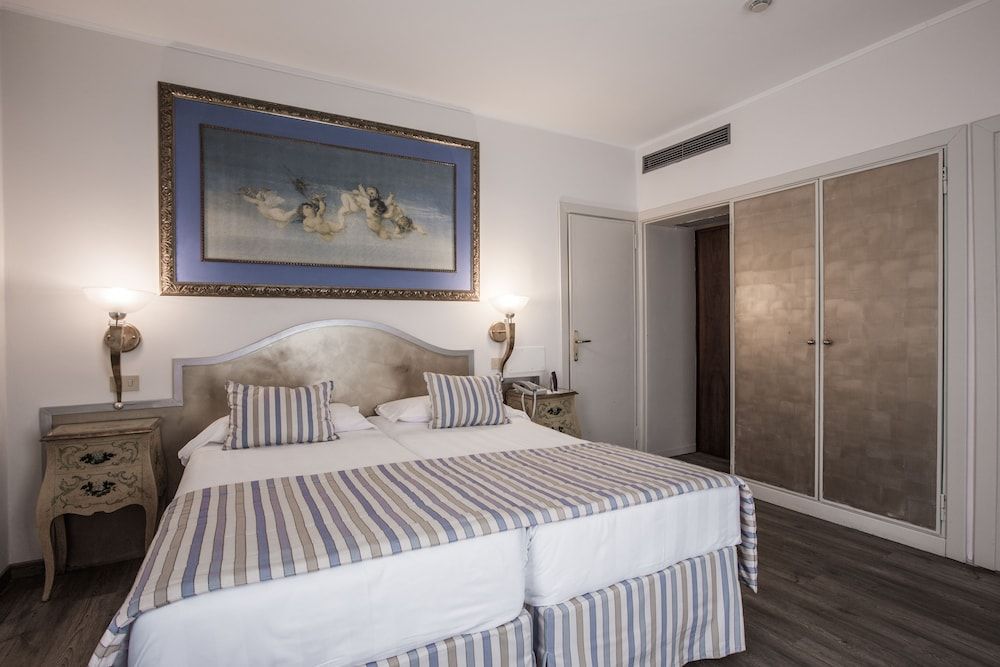 Amadeus Hotel Superior Double or Twin Room 2