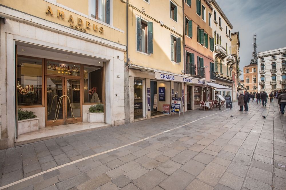 undefined Amadeus Hotel 2