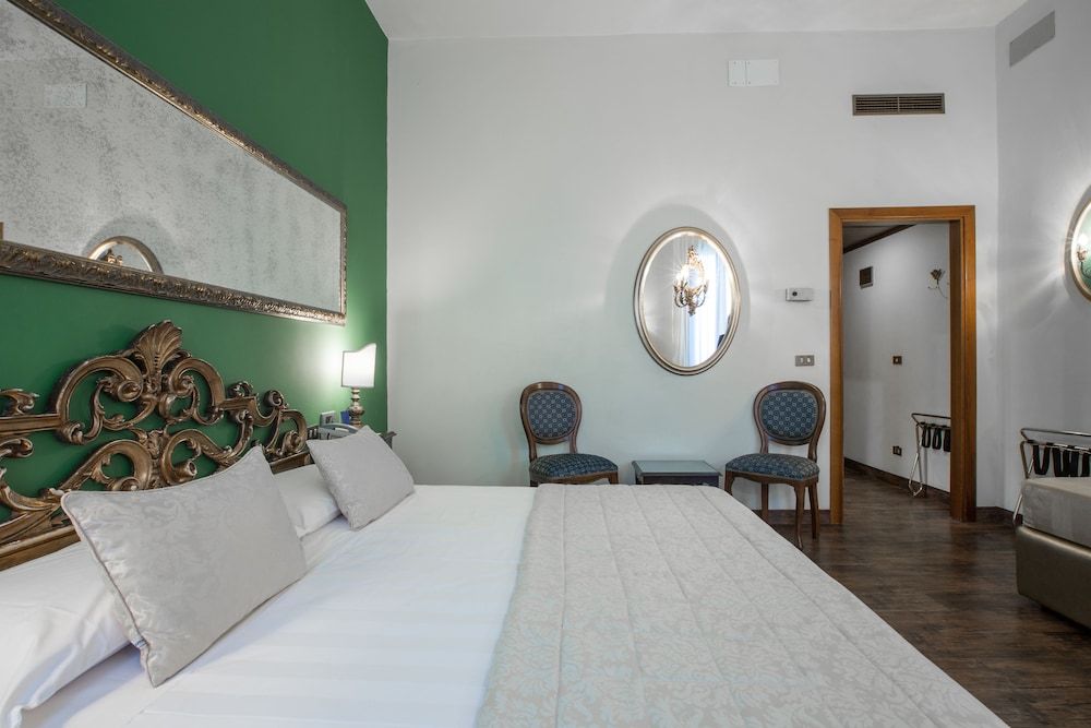 Amadeus Hotel Superior Double or Twin Room 4