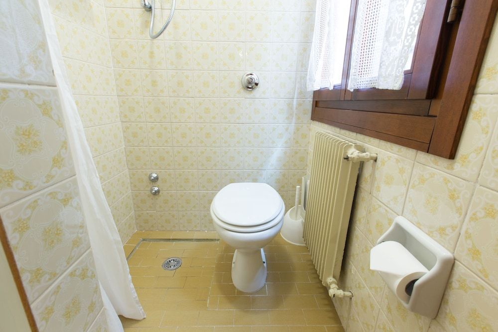 Hotel Ambassador Tre Rose Classic Double or Twin Room 23