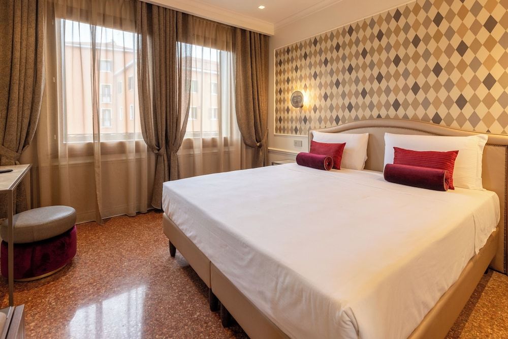 Exclusive Room, Canal View