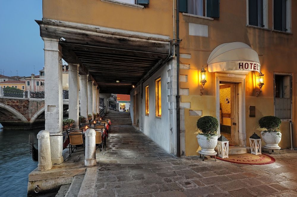 undefined Hotel Arlecchino 3