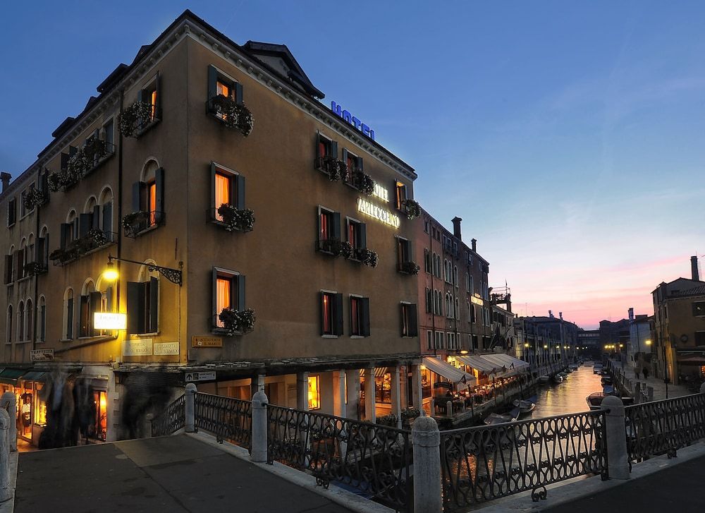 undefined Hotel Arlecchino 5