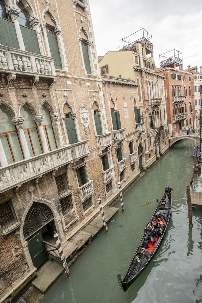 Hotel Ateneo Luxury Double Room, Bathtub 2