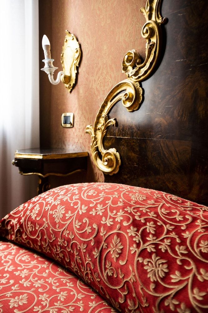 Hotel Ateneo Classic Double or Twin Room 8