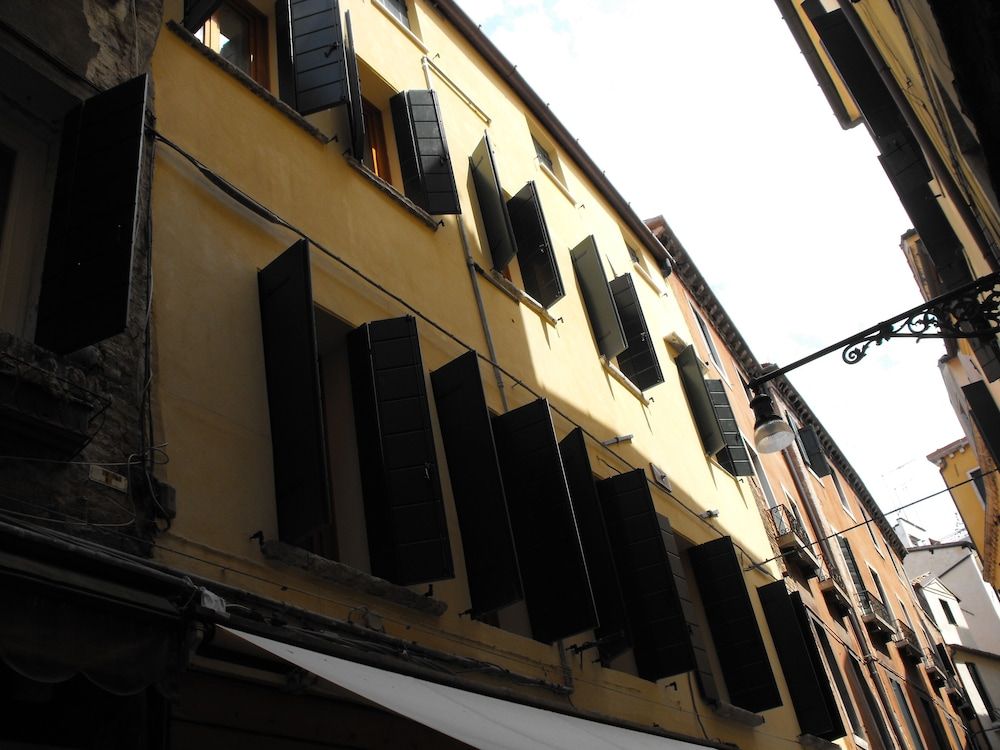 undefined Hotel Montecarlo 6