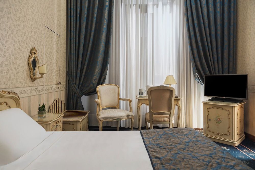Hotel Montecarlo Classic Double Room 16