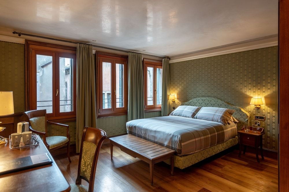 undefined Hotel Montecarlo