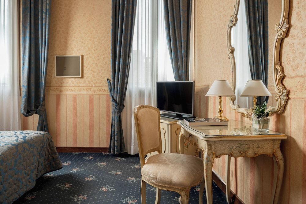 Hotel Montecarlo Classic Double Room 17