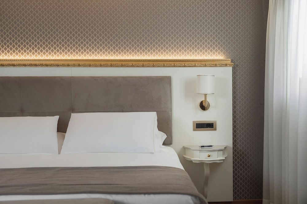 Hotel Montecarlo Classic Double Room 4