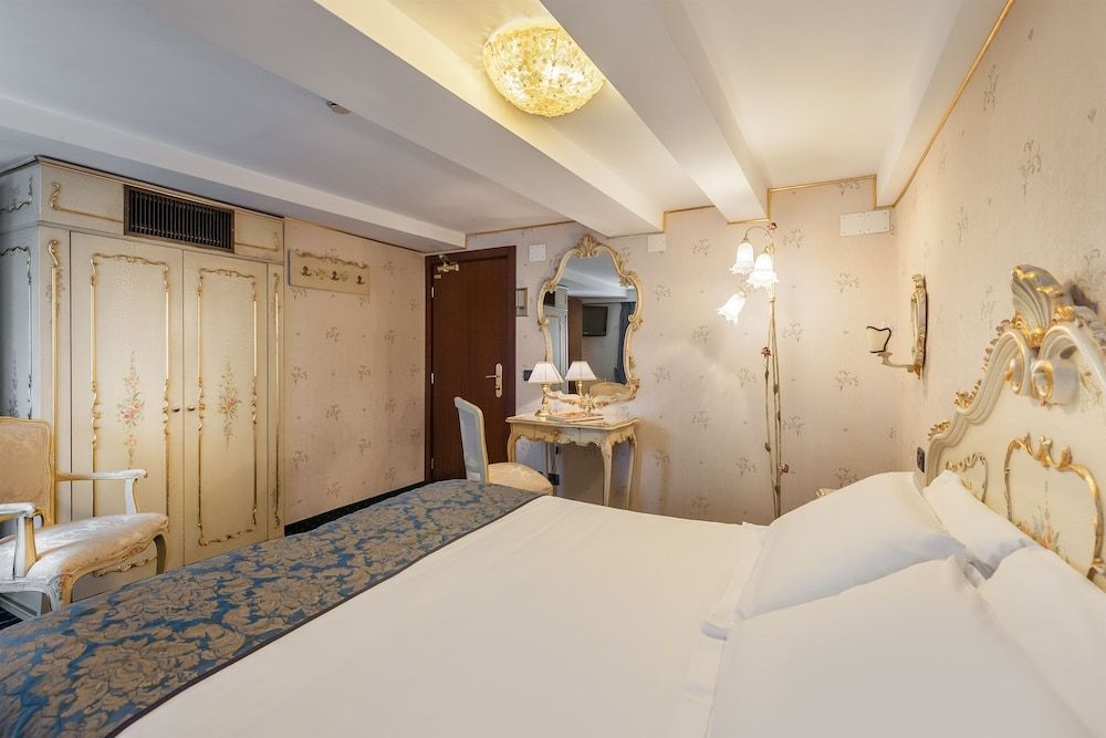 Hotel Montecarlo Classic Double Room 2