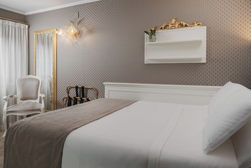 Hotel Montecarlo Classic Double Room 5