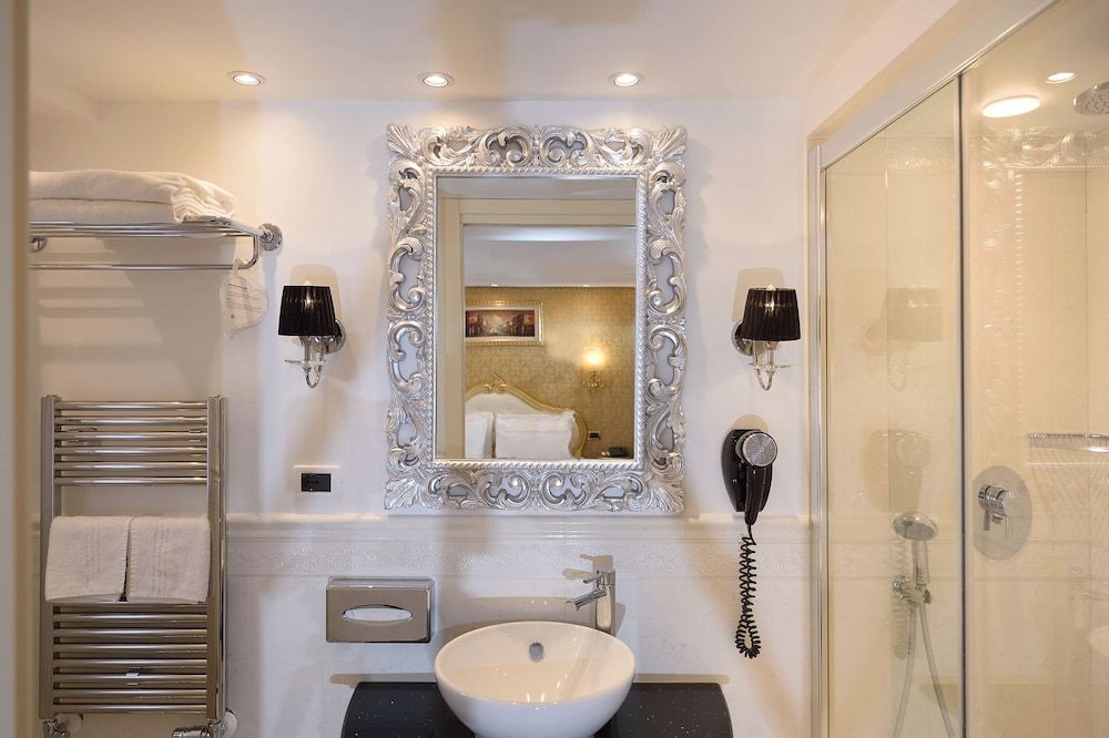 undefined Hotel Olimpia Venice, BW Signature Collection 9