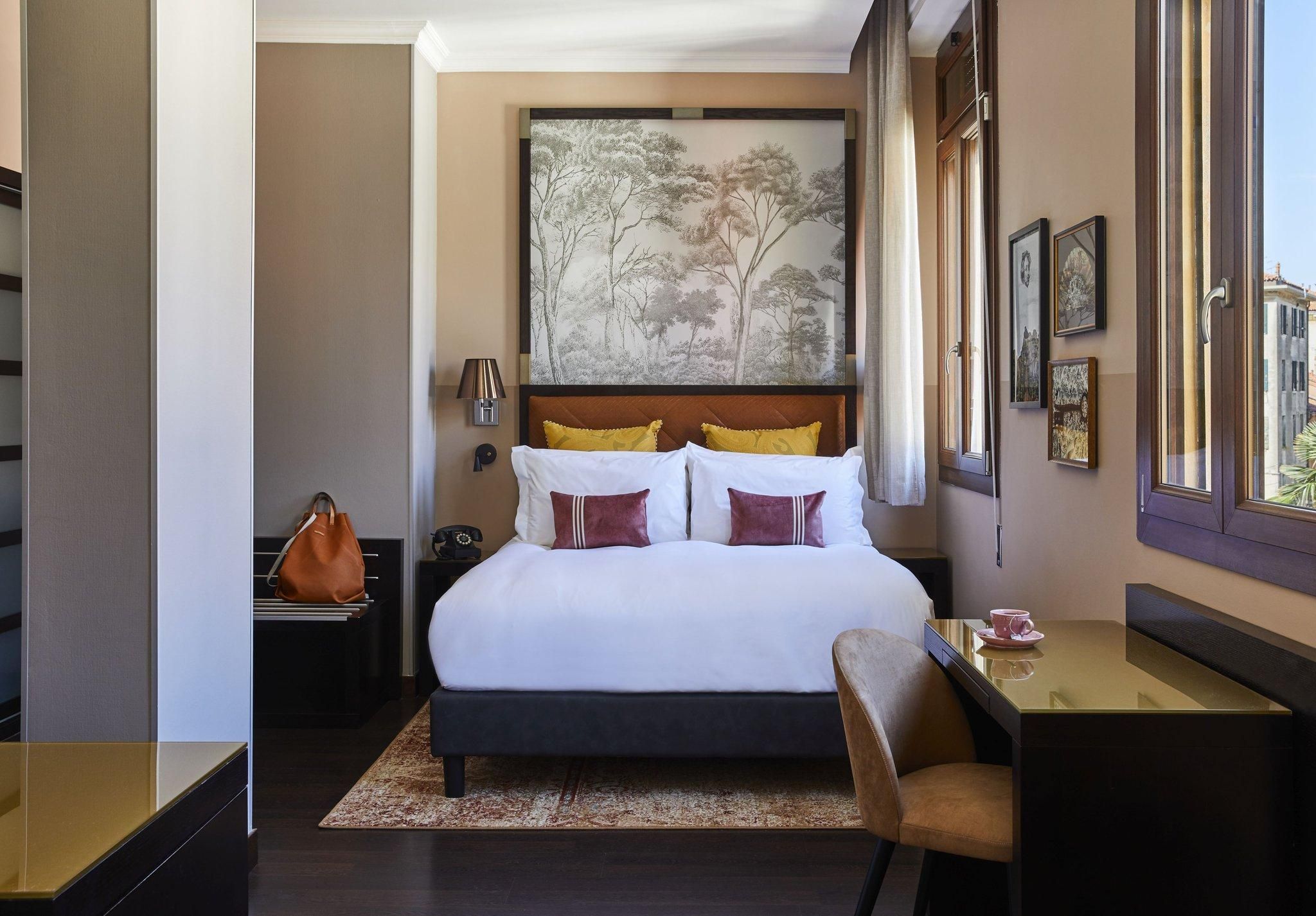 1 King Bed Premium