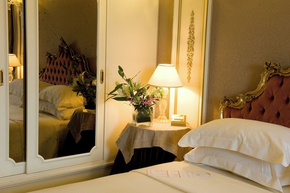 Ca' Sagredo Deluxe Double or Twin Room 2