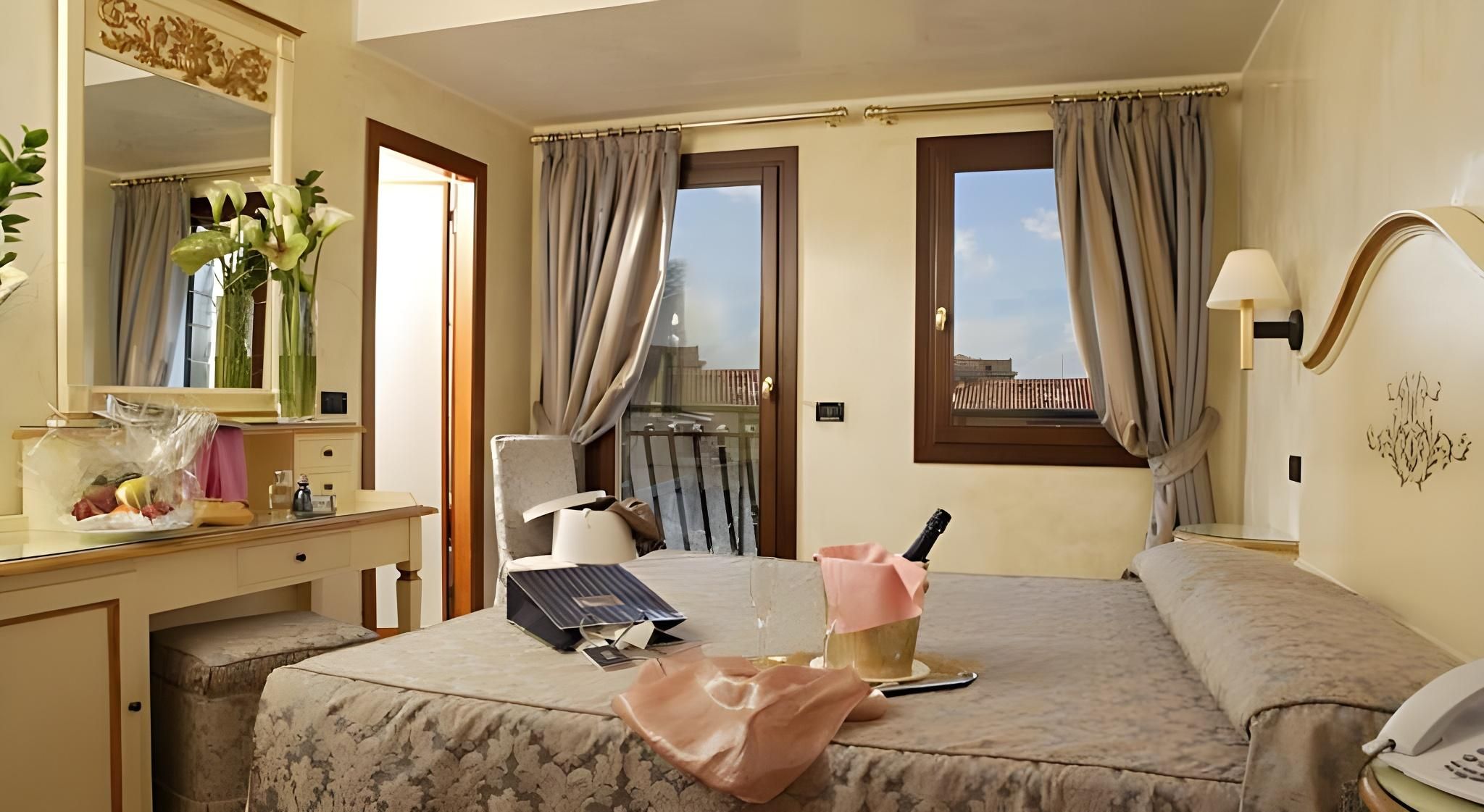 undefined Carlton Capri Hotel 6