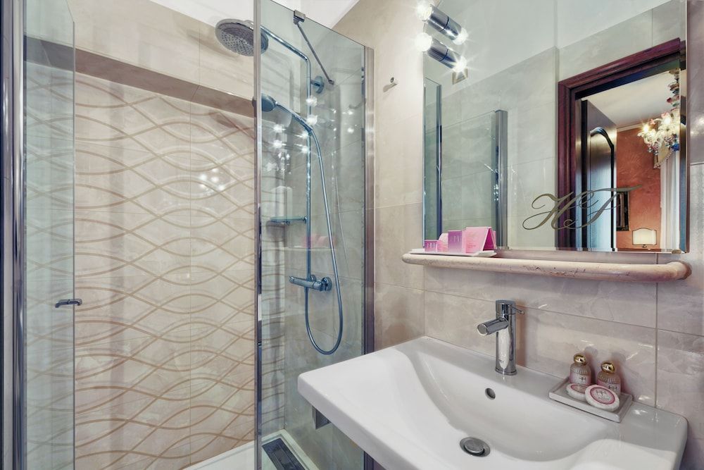 Hotel Firenze Double Room 8