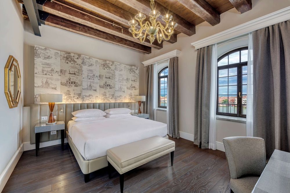 Suite (Tower)