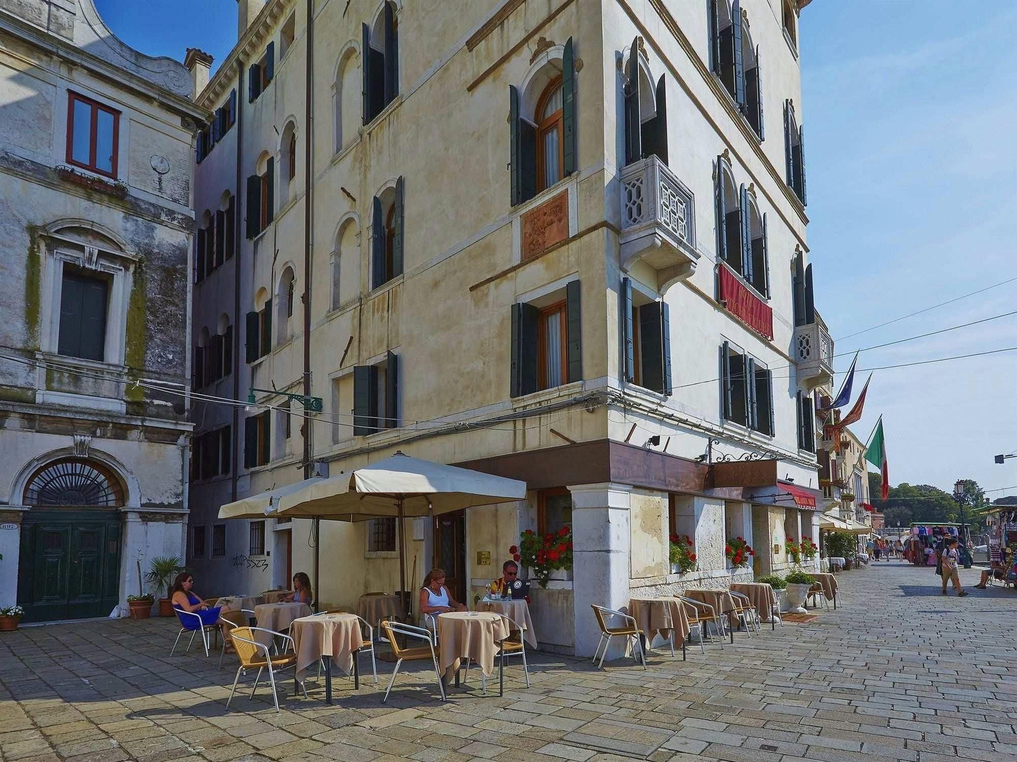 Antiche Figure Hotel