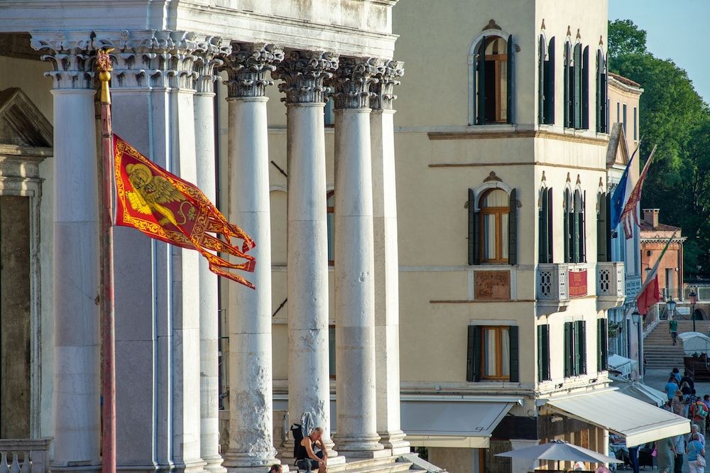 undefined Hotel Antiche Figure 3