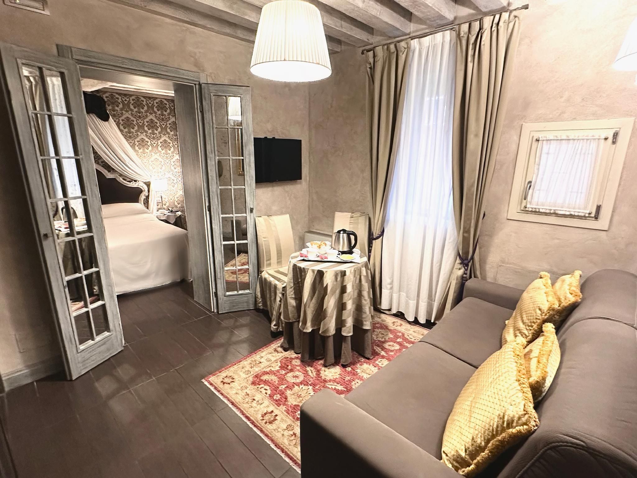 RESIDENCE SUITE Ground Floor Annex Room Only