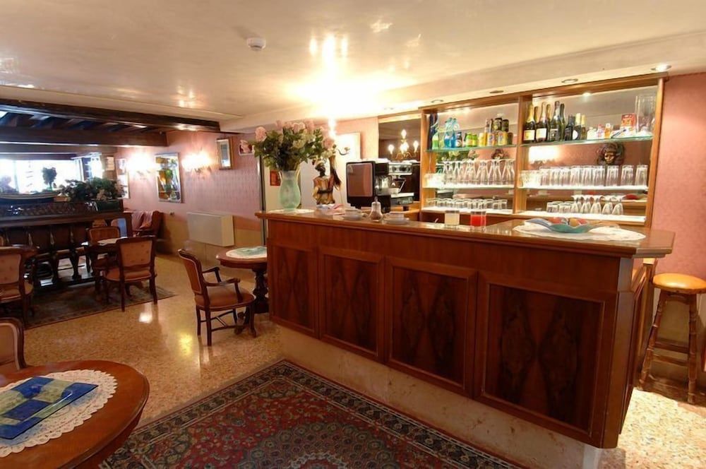 undefined Hotel Canal 5