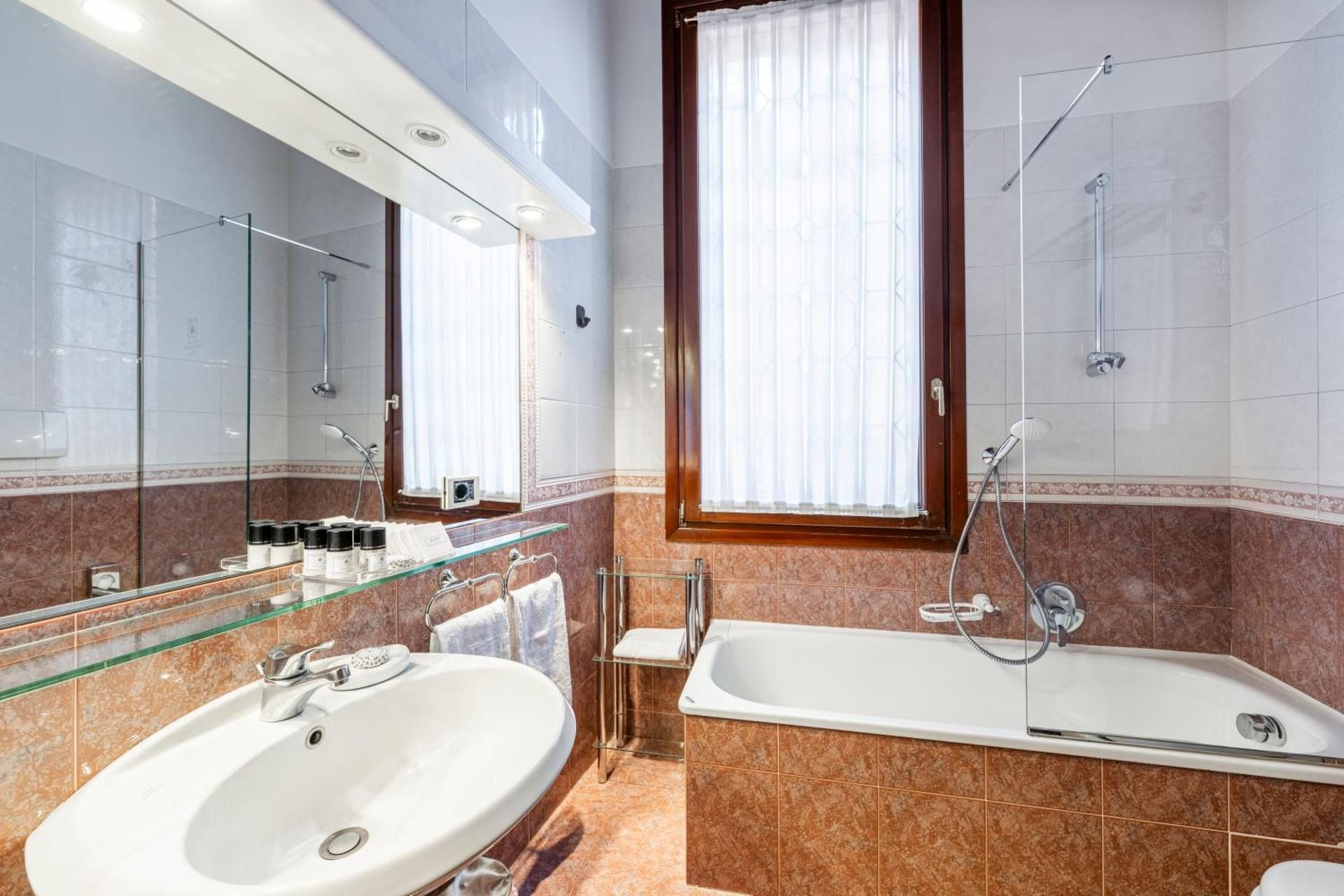 Family Suite - Annex Building