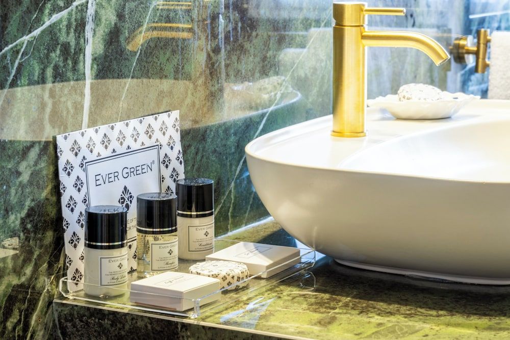 Colombina Hotel Classic Double or Twin Room 16