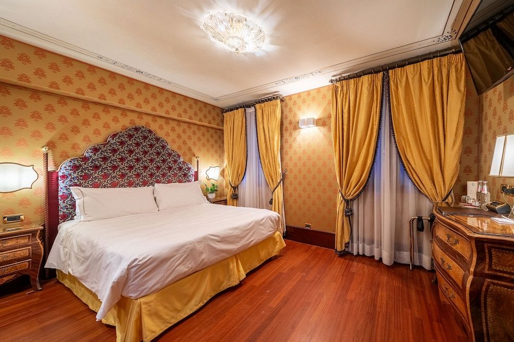 Colombina Hotel Classic Double or Twin Room