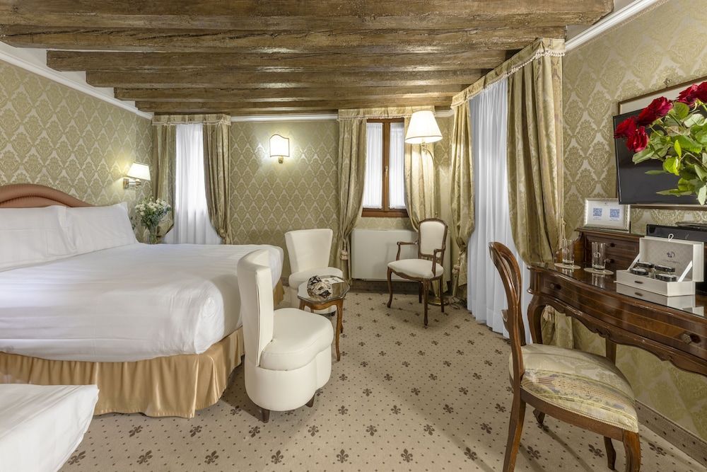 undefined Colombina Hotel