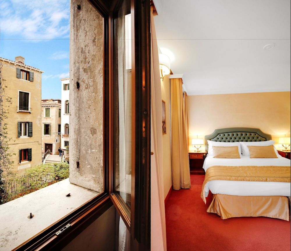 Hotel Dona Palace Classic Double Room 2