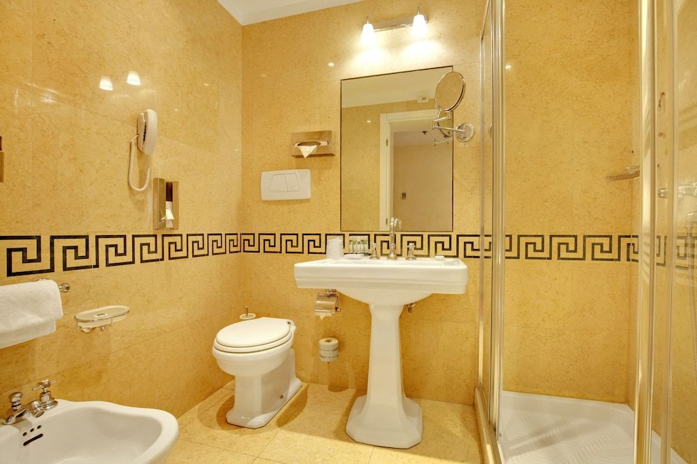 Hotel Dona Palace Classic Double Room 8