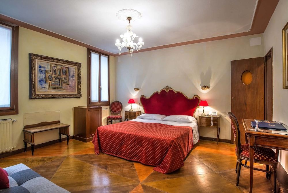 Comfort Double or Twin Room