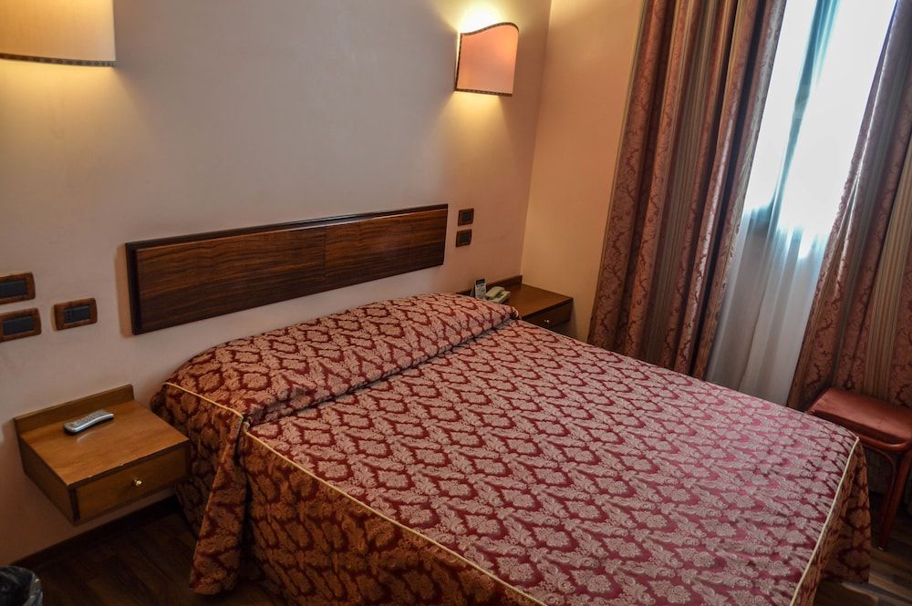 undefined Le Boulevard 3