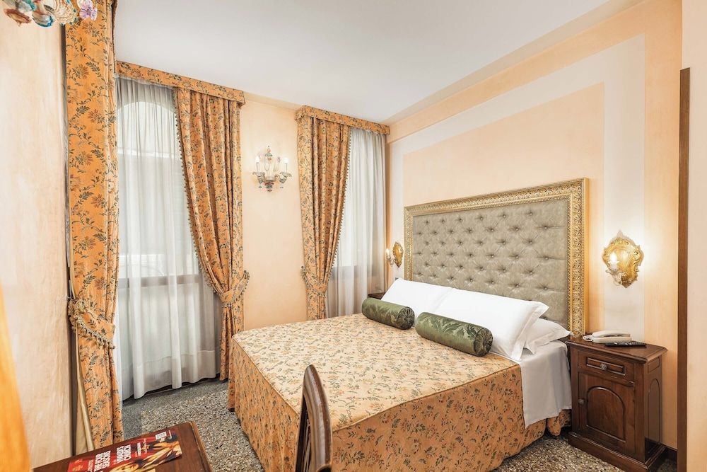 undefined Hotel Marconi 4