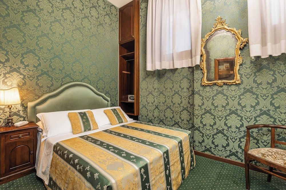 undefined Hotel Marconi 8