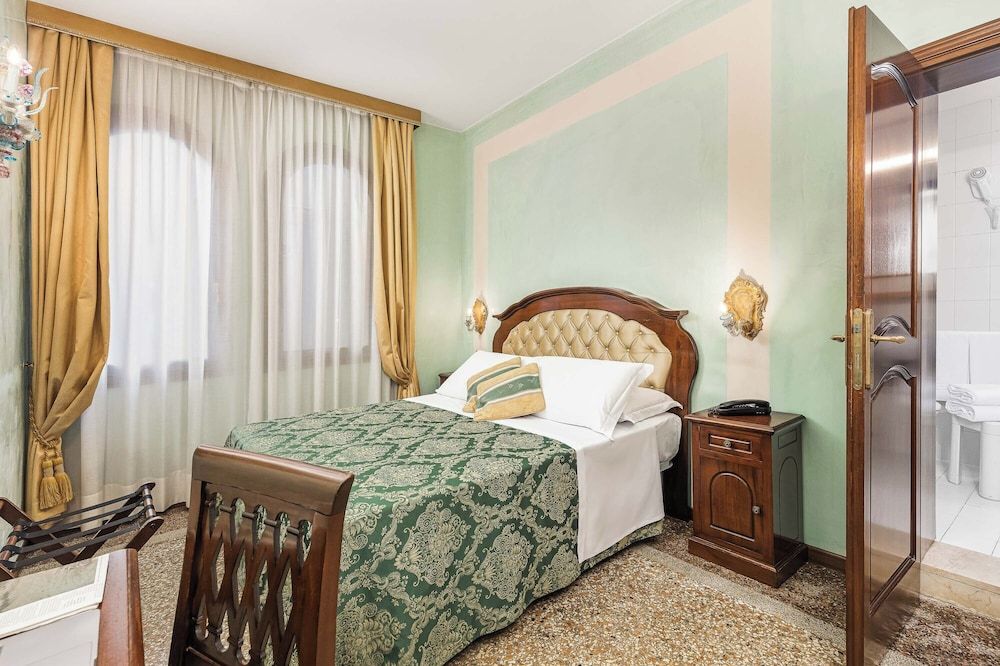 undefined Hotel Marconi 6