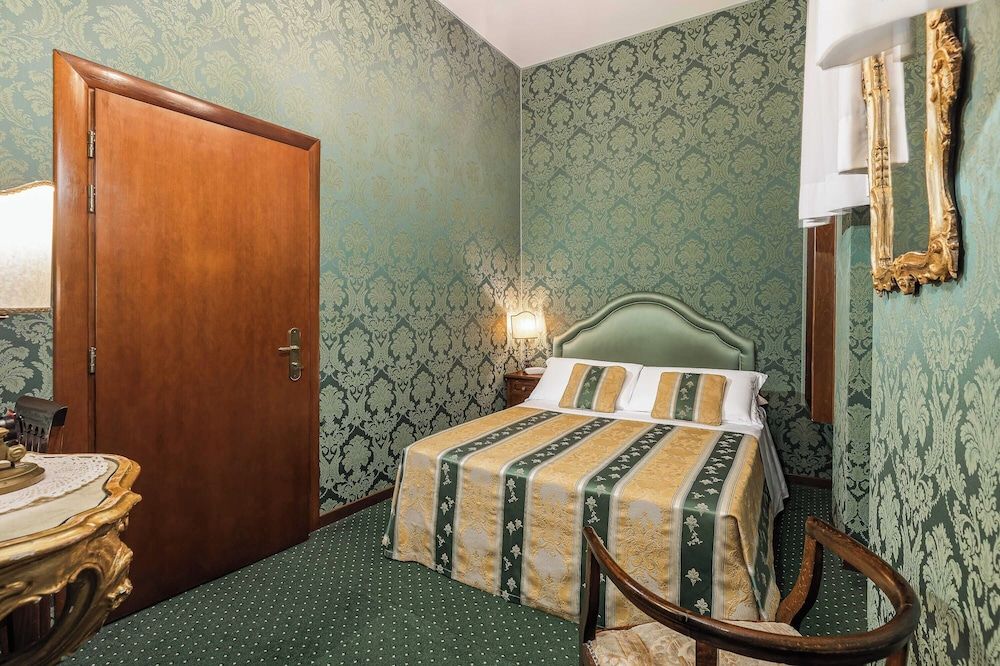 undefined Hotel Marconi 9