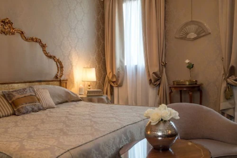 undefined Hotel Metropole Venezia 2