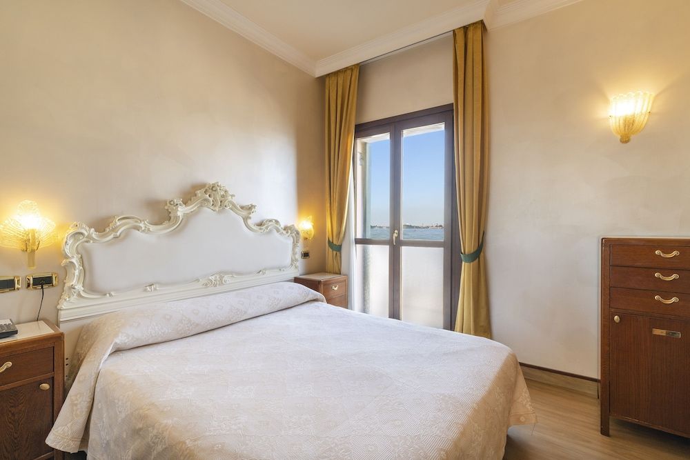 undefined Hotel Panorama