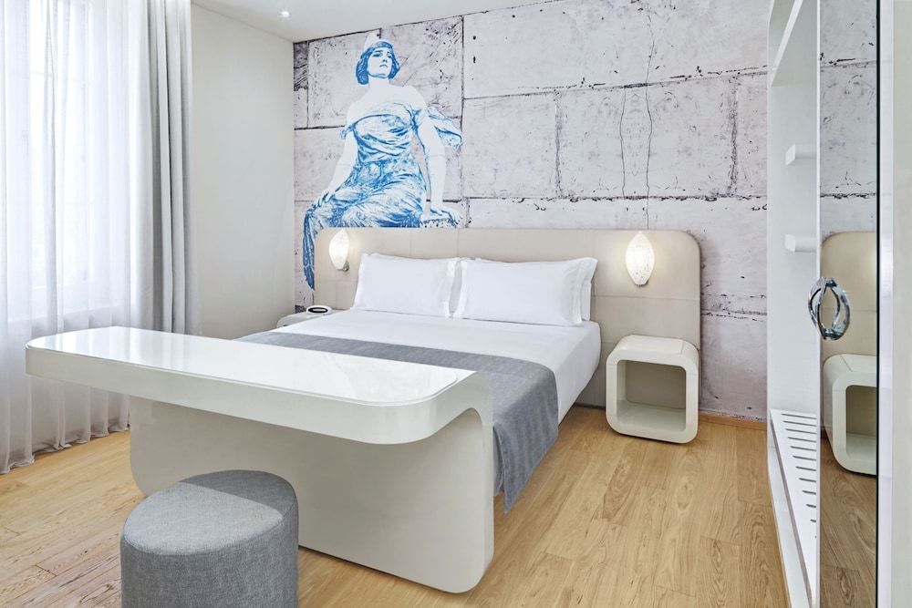 Ausonia Hungaria Room, 1 King Bed 2