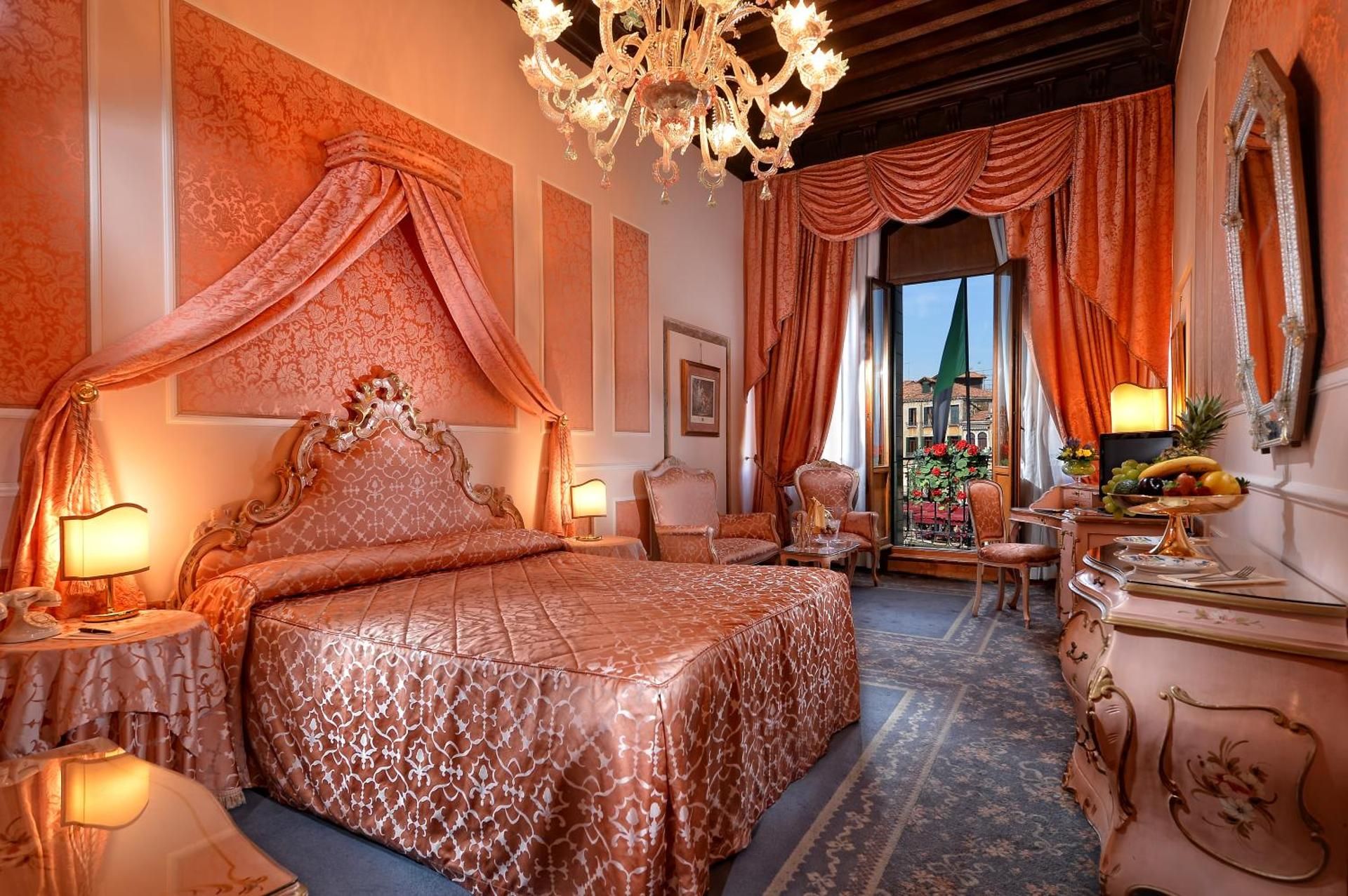 Junior Suite with Balcony and Grand Canal View - no smoking