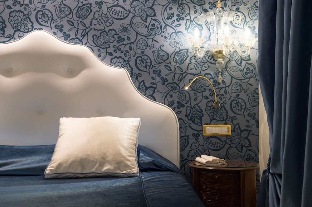 undefined Hotel Savoia & Jolanda 8